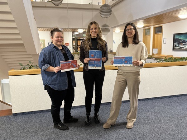 &copy; Tanja Schmidbauer, Gleichstellungsbeauftragte  Landkreis Cham, (rechts)  mit Eva Kurze, Arbeitsmarktmanagerin bei der Agentur f&uuml;r Arbeit und Jobcenter im Landkreis Cham und Christina S&uuml;&szlig;, Beauftragte f&uuml;r Chancengleichheit am Arbeitsmarkt, Pressestelle Landkreis Cham