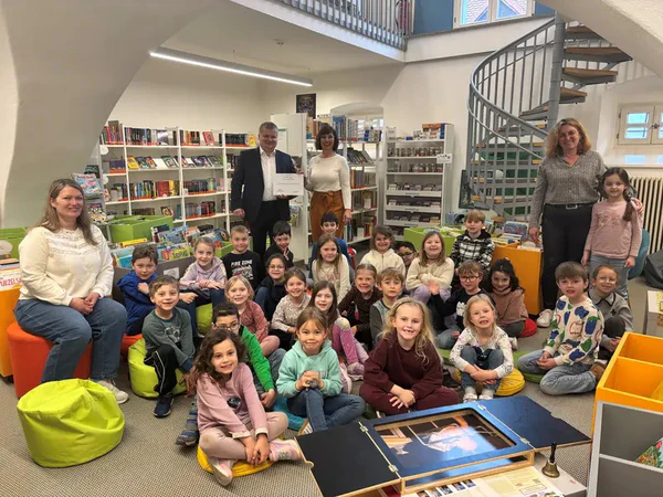 &copy; Burglengenfelder Erstkl&auml;ssler in der Stadtbibliothek; Ulrike Pelikan