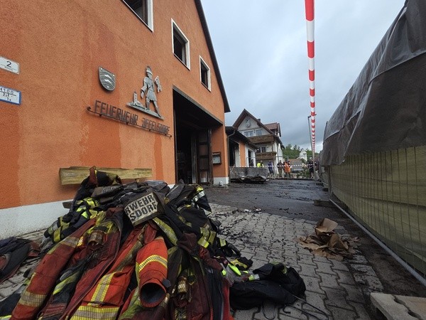 Feuerwehr, Brand, &copy; Bildquelle: Kreisbrandinspektion Landkreis Schwandorf &ndash; Pressestelle KBM Schlosser