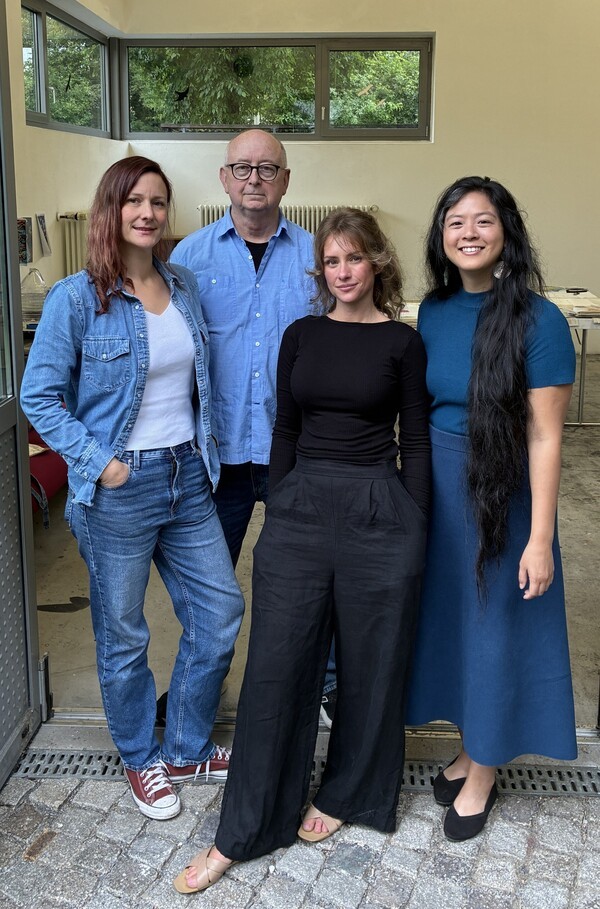 &copy; Die amerikanischen Gastk&uuml;nstler:innen Charlotte Rodenberg, Clifford Garstang, Adrianna Speer und Erika Ji (von links nach rechts)  Foto: Daniela Siegl