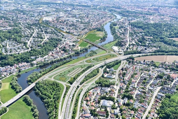 &copy; Bild zeigt Visualisierung des geplanten Umbaus vom Lappersdorfer Kreisel // Quelle: Nordspange Regensburg - Ingenieurb&uuml;ro Sabine Wiederer