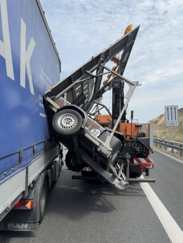 LKW-Unfall, &copy; Bild: Verkehrspolizeiinspektion Regensburg