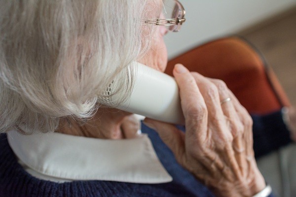 oma, seniorin, telefon, anruf, schockanruf, &copy; Symbolbild, Pixabay