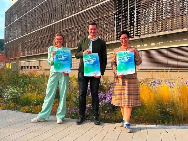 &copy; Landrat Christian Schindler  gemeinsam mit Eva Liedtke (links) und Katrin Roiger von der Gesundheitsregion plus; Pressestelle Landkreis Cham